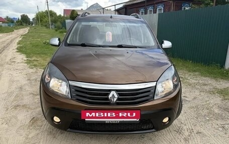Renault Sandero I, 2013 год, 759 000 рублей, 2 фотография