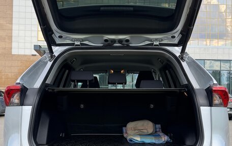 Toyota RAV4, 2019 год, 2 700 000 рублей, 5 фотография