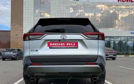 Toyota RAV4, 2019 год, 2 700 000 рублей, 4 фотография