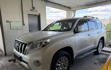 Toyota Land Cruiser Prado 150 рестайлинг 2, 2016 год, 3 100 000 рублей, 2 фотография