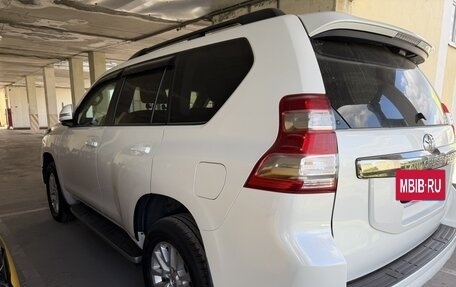 Toyota Land Cruiser Prado 150 рестайлинг 2, 2016 год, 3 100 000 рублей, 6 фотография