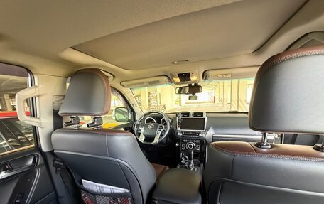 Toyota Land Cruiser Prado 150 рестайлинг 2, 2016 год, 3 100 000 рублей, 10 фотография
