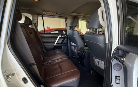 Toyota Land Cruiser Prado 150 рестайлинг 2, 2016 год, 3 100 000 рублей, 9 фотография