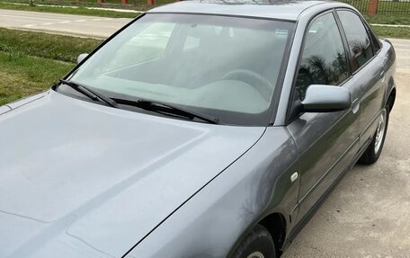 Audi A4, 1999 год, 440 000 рублей, 2 фотография