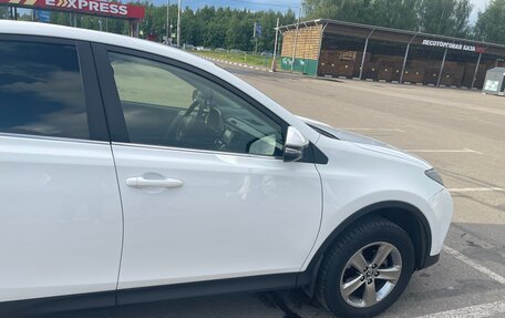 Toyota RAV4, 2015 год, 1 800 000 рублей, 3 фотография
