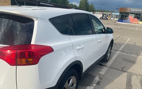 Toyota RAV4, 2015 год, 1 800 000 рублей, 4 фотография