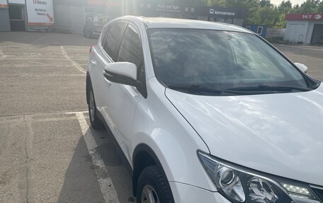 Toyota RAV4, 2015 год, 1 800 000 рублей, 2 фотография