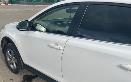 Toyota RAV4, 2015 год, 1 800 000 рублей, 8 фотография