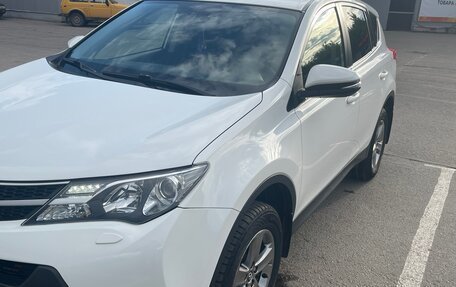 Toyota RAV4, 2015 год, 1 800 000 рублей, 10 фотография