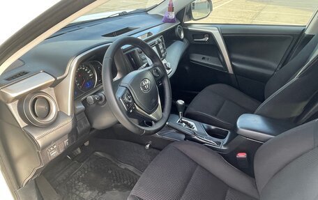 Toyota RAV4, 2015 год, 1 800 000 рублей, 19 фотография