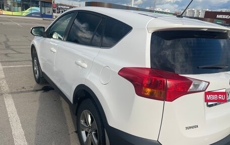 Toyota RAV4, 2015 год, 1 800 000 рублей, 7 фотография