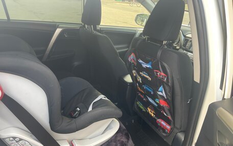 Toyota RAV4, 2015 год, 1 800 000 рублей, 25 фотография