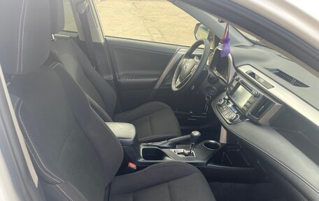 Toyota RAV4, 2015 год, 1 800 000 рублей, 23 фотография