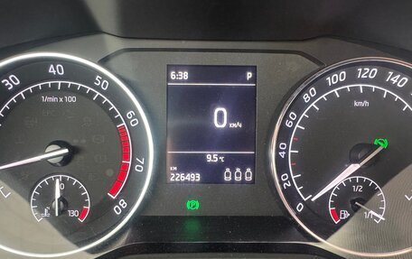 Skoda Superb III рестайлинг, 2018 год, 2 100 000 рублей, 30 фотография