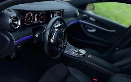 Mercedes-Benz E-Класс, 2018 год, 3 750 000 рублей, 11 фотография