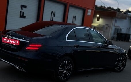 Mercedes-Benz E-Класс, 2018 год, 3 750 000 рублей, 5 фотография