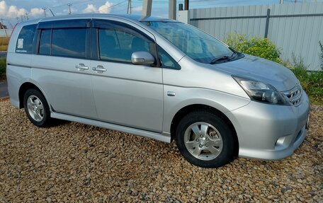 Toyota ISis I, 2010 год, 1 270 000 рублей, 2 фотография