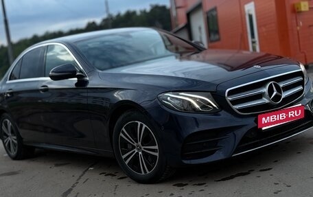 Mercedes-Benz E-Класс, 2018 год, 3 750 000 рублей, 17 фотография