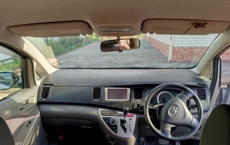 Toyota ISis I, 2010 год, 1 270 000 рублей, 9 фотография
