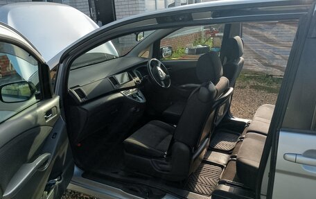 Toyota ISis I, 2010 год, 1 270 000 рублей, 13 фотография