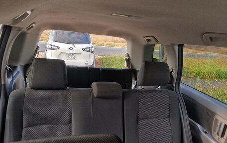 Toyota ISis I, 2010 год, 1 270 000 рублей, 14 фотография