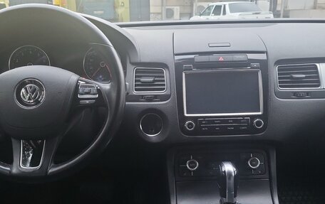 Volkswagen Touareg III, 2012 год, 1 830 000 рублей, 1 фотография