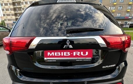 Mitsubishi Outlander III рестайлинг 3, 2021 год, 3 000 000 рублей, 7 фотография