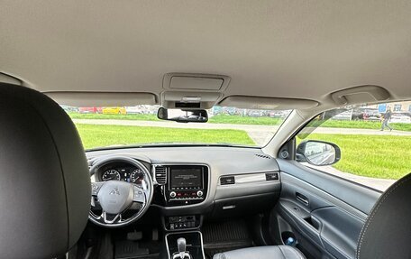 Mitsubishi Outlander III рестайлинг 3, 2021 год, 3 000 000 рублей, 12 фотография