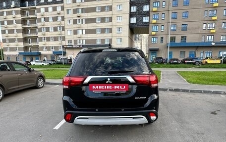 Mitsubishi Outlander III рестайлинг 3, 2021 год, 3 000 000 рублей, 6 фотография