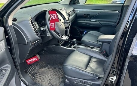 Mitsubishi Outlander III рестайлинг 3, 2021 год, 3 000 000 рублей, 11 фотография