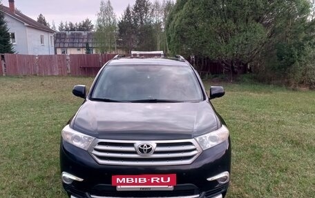 Toyota Highlander III, 2012 год, 1 750 000 рублей, 4 фотография