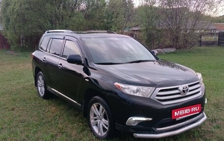 Toyota Highlander III, 2012 год, 1 750 000 рублей, 10 фотография