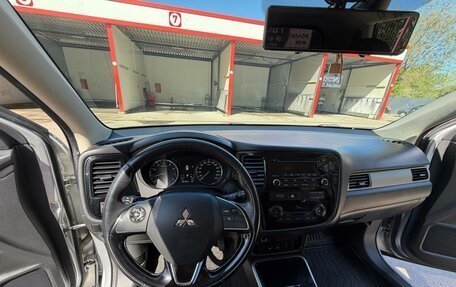 Mitsubishi Outlander III рестайлинг 3, 2018 год, 1 650 000 рублей, 23 фотография