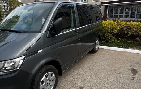 Volkswagen Transporter T6 рестайлинг, 2021 год, 3 650 000 рублей, 2 фотография