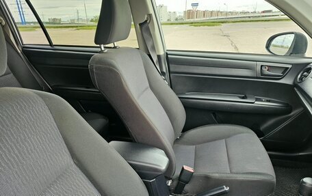 Toyota Corolla, 2019 год, 1 670 000 рублей, 10 фотография