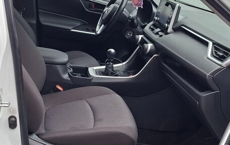 Toyota RAV4, 2020 год, 2 810 000 рублей, 6 фотография