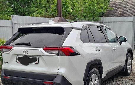 Toyota RAV4, 2020 год, 2 810 000 рублей, 4 фотография