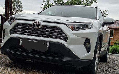 Toyota RAV4, 2020 год, 2 810 000 рублей, 3 фотография