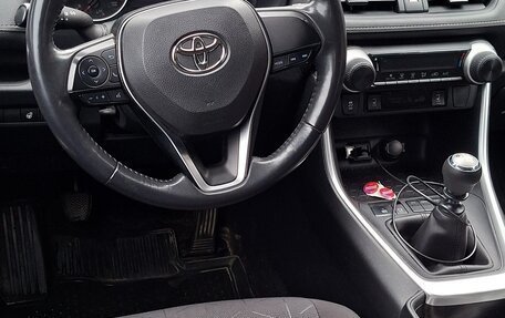 Toyota RAV4, 2020 год, 2 810 000 рублей, 8 фотография
