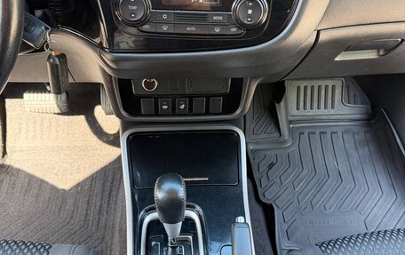 Mitsubishi Outlander III рестайлинг 3, 2018 год, 14 фотография