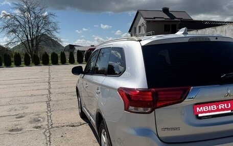 Mitsubishi Outlander III рестайлинг 3, 2018 год, 21 фотография