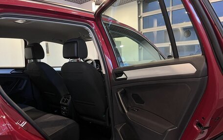 Volkswagen Tiguan II, 2021 год, 2 715 000 рублей, 17 фотография