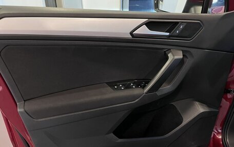 Volkswagen Tiguan II, 2021 год, 2 715 000 рублей, 22 фотография