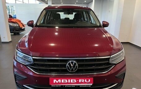 Volkswagen Tiguan II, 2021 год, 2 715 000 рублей, 8 фотография