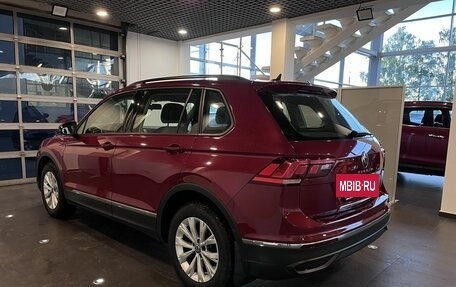 Volkswagen Tiguan II, 2021 год, 2 715 000 рублей, 5 фотография