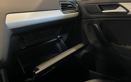 Volkswagen Tiguan II, 2021 год, 2 715 000 рублей, 30 фотография