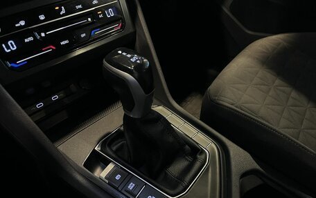 Volkswagen Tiguan II, 2021 год, 2 715 000 рублей, 31 фотография