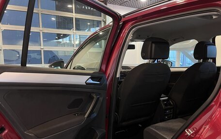 Volkswagen Tiguan II, 2021 год, 2 715 000 рублей, 25 фотография