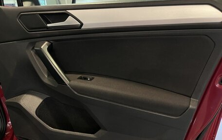 Volkswagen Tiguan II, 2021 год, 2 715 000 рублей, 28 фотография