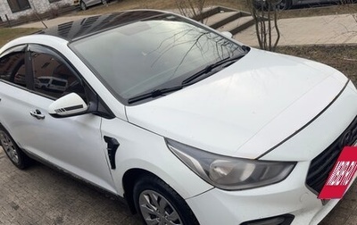 Hyundai Solaris II рестайлинг, 2017 год, 555 000 рублей, 1 фотография